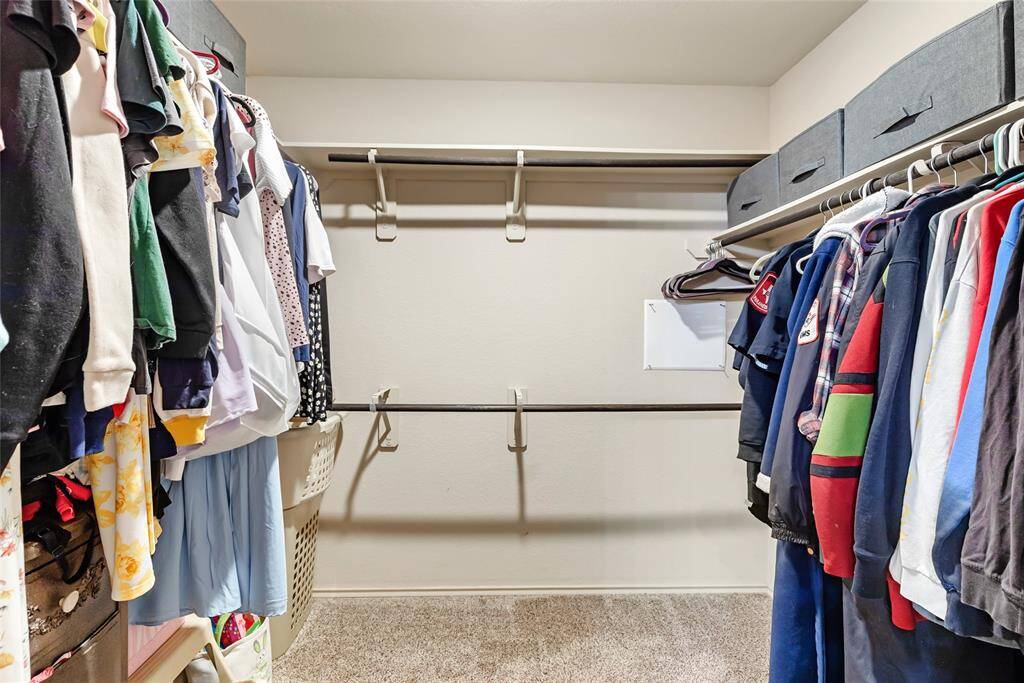 Such a great primary closet
