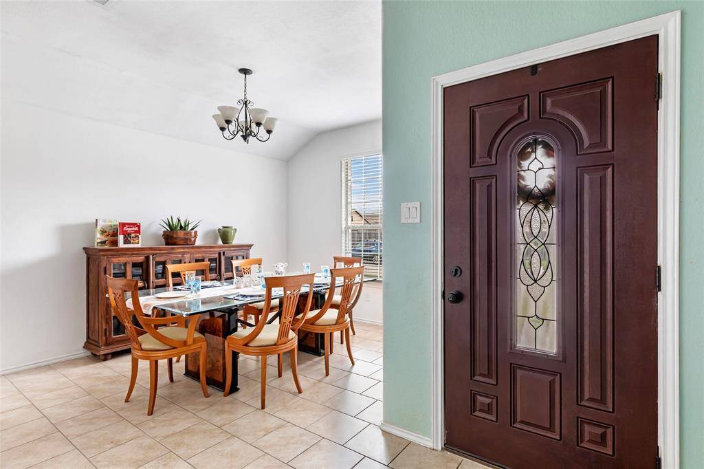 Large dining room at the front of the house. Plenty of room to entertain.