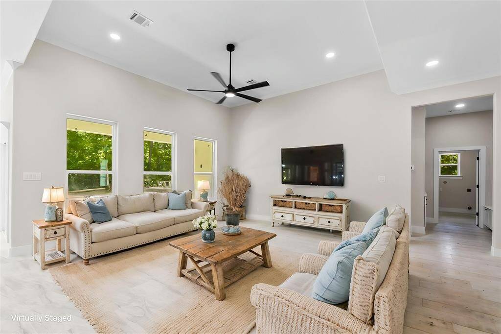 Virtually stated dinning room