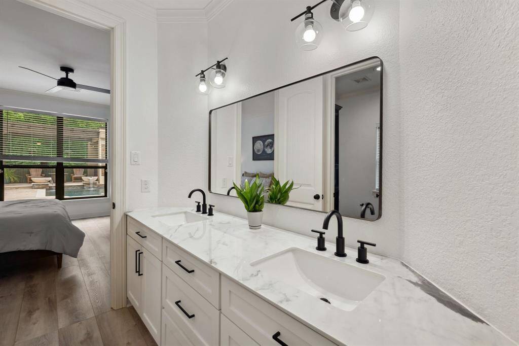 Jack n Jill Bathroom between bedroom #3 & bedroom #4