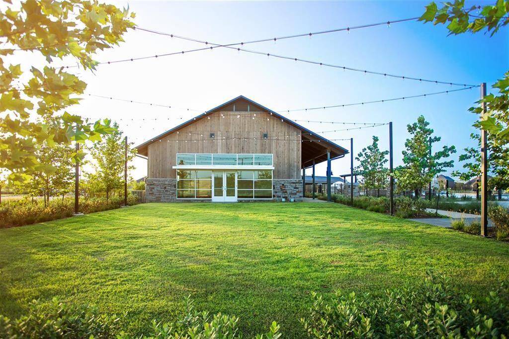 Event Lawn - Fun events year round with Lifestyle Director on site!