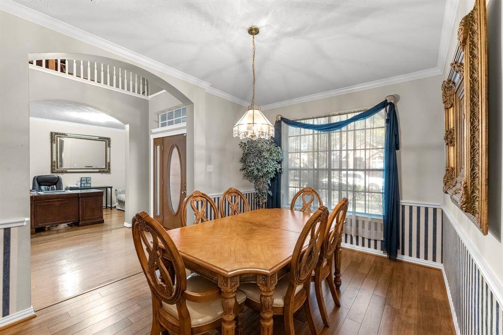 Experience elegant living in this inviting space, perfect for gatherings and cozy moments.