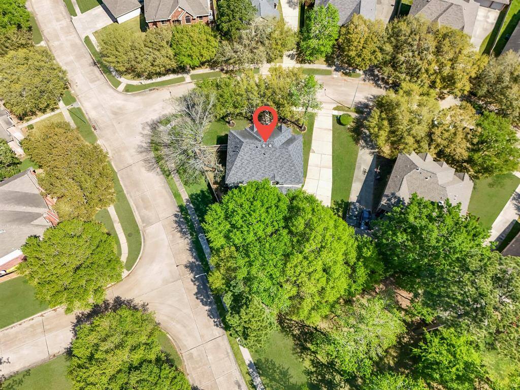 Discover your dream home in this charming neighborhood, surrounded by lush greenery and inviting streets.