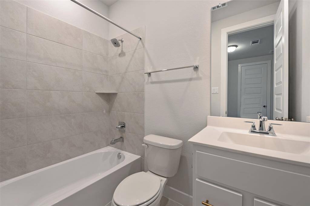 2nd Bathroom