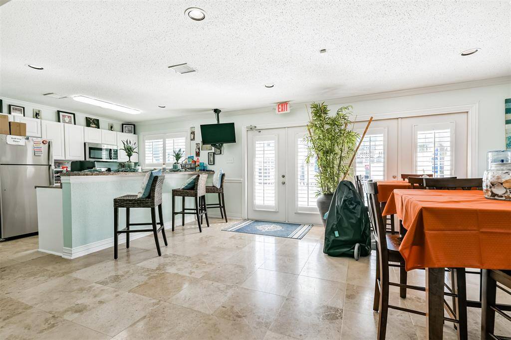 The Palms at Cove Viewmanagement office houses thecommon areas accessed byresidents of the complex.