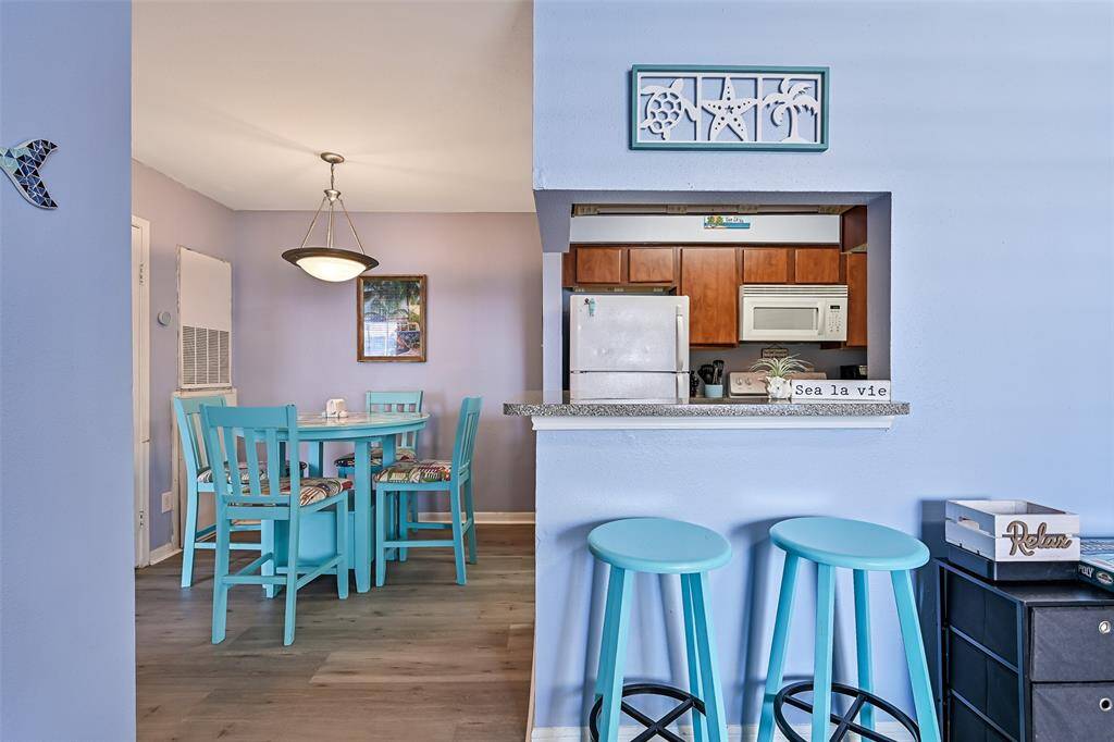 Breakfast bar seating or at the dining room - your choice!
