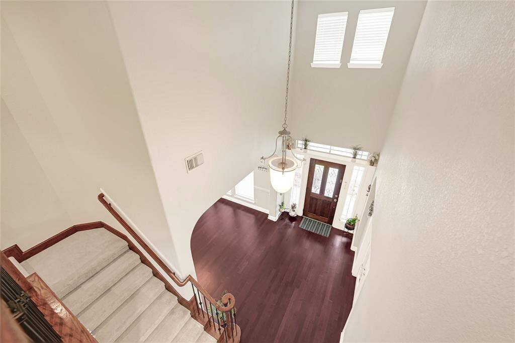 2 story House