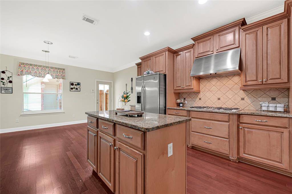 Island w/o cooktop, with granite countertop, Stainless steel appliances