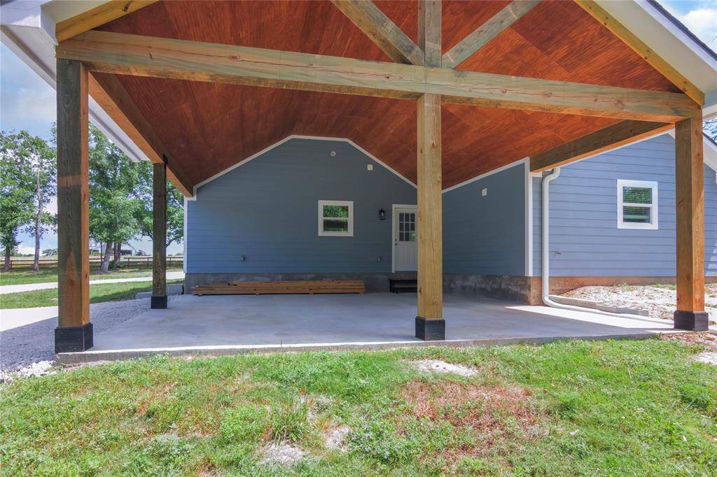 Carport in the back.