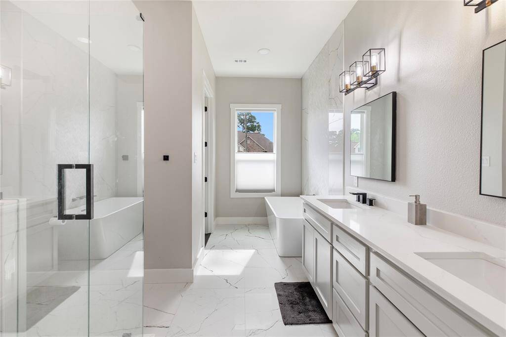 Primary bath