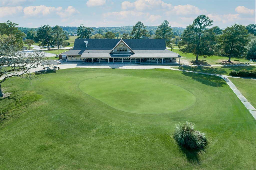 Country club, restaurant, event center, pro shop