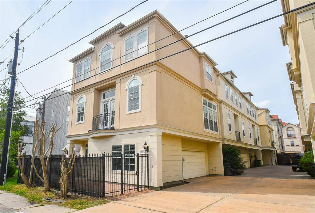 Pristine and well maintained inside and out, this special residence delivers all the comforts of suburbia, in a terrific urban setting.