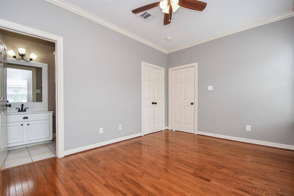 A secondary ensuite bedroom/bath will easily please family and guests, with its generous dimensions.