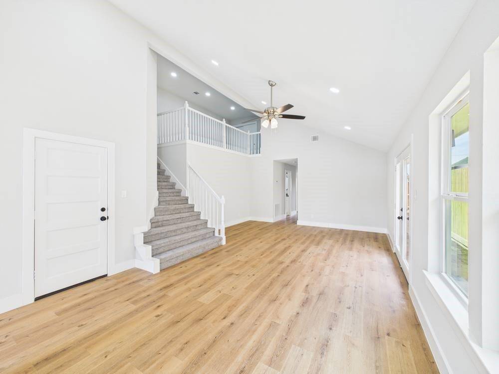WOW! WOW! WOW! A gorgeous home and beautiful remodel with every single aspect with you in mind!