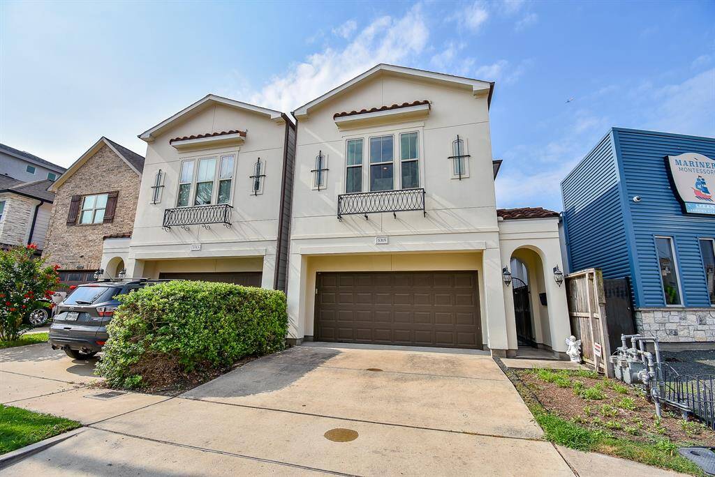 This pristine, welcoming single family, 2 story dream home is located at 5315 Darling Street in Houston, TX in the highly desired Cottage Grove community. Inside are 3 bedrooms, 2 1/2 baths, all gracing a 2675 square foot lot with 2163 square feet of lush interior.