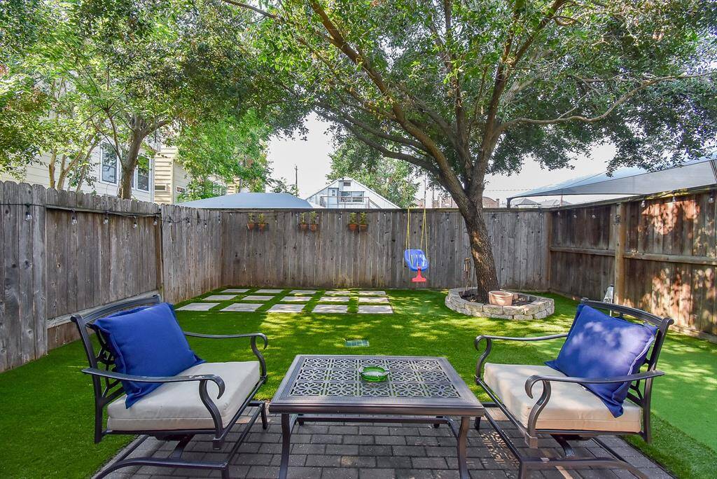 Privacy fencing surrounds your very own patch of the greater outdoors in the middle of the big city!