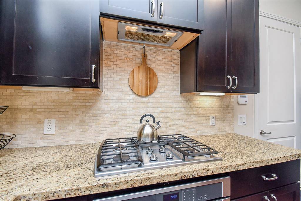 The sturdy set- in cooktop is ready for anything from Sunday breakfast to fine dining.