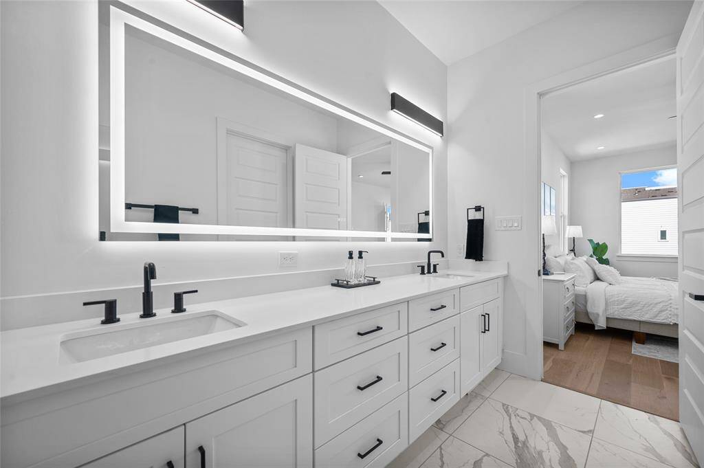 Alternate view of Primary Bath from similar plan