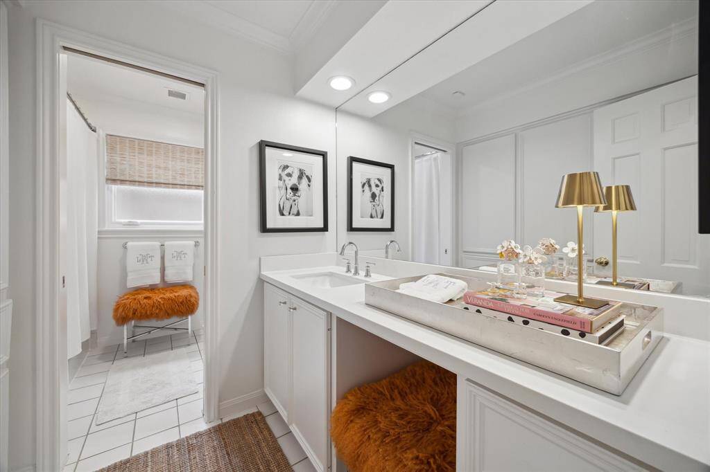 Hall bathroom.