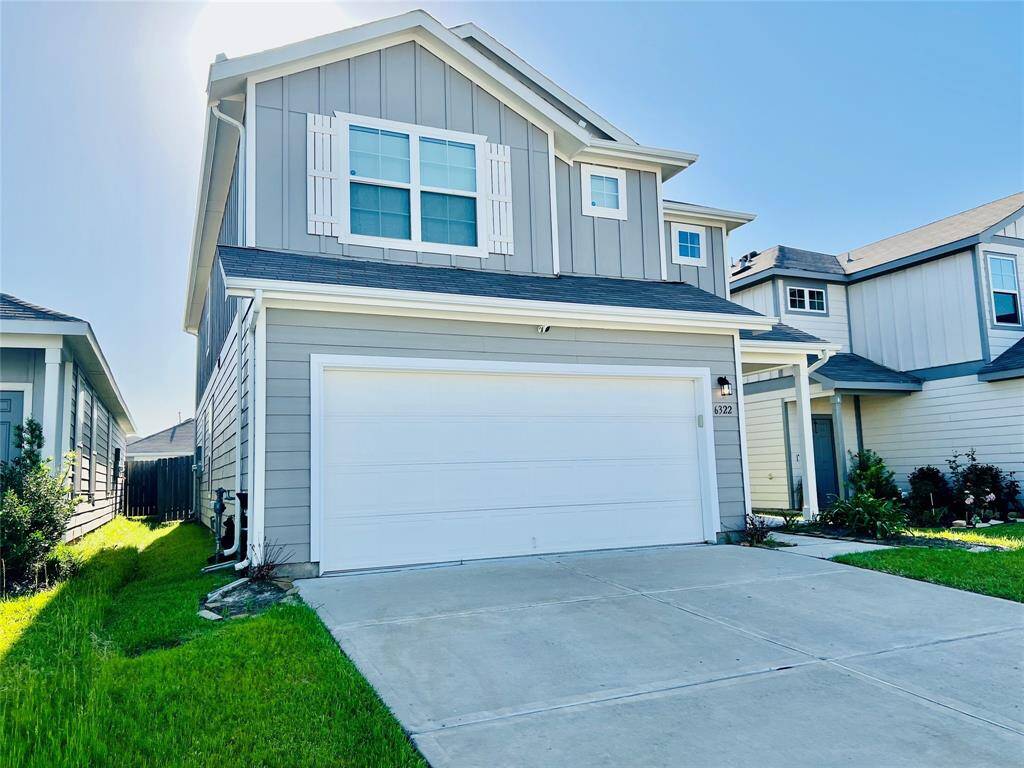 Welcome to this Modern Home with a Cozy Layout, in a PRIME location in Kingfield Subdivision.