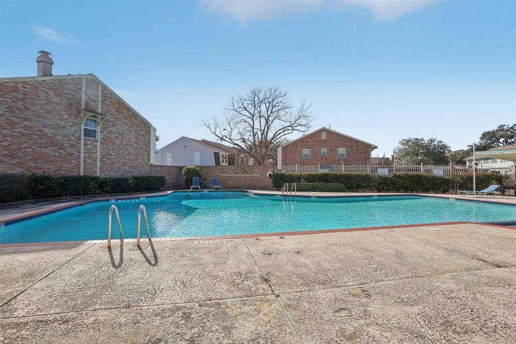 Complex pool.