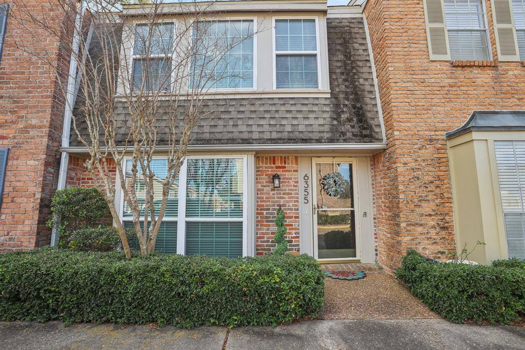 Entrance to 6355 Del Monte Drive!