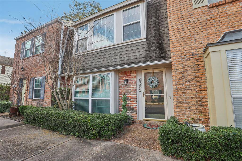 Entrance to 6355 Del Monte Drive!