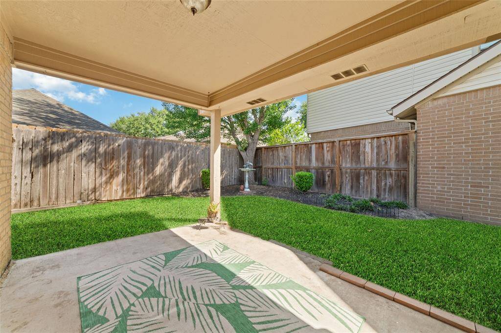 Covered patio perfect for those warm summer days!!