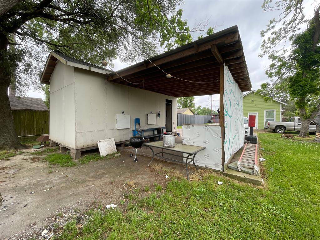 Rear of workshop and carport