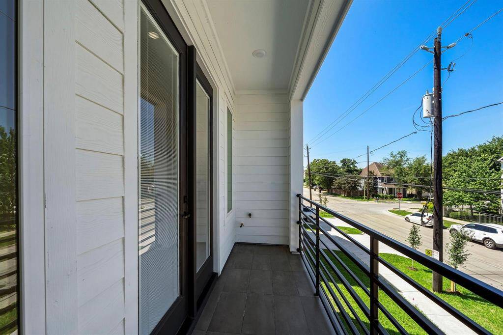 *photos are of a previous build w/similar floor plan and finishes.