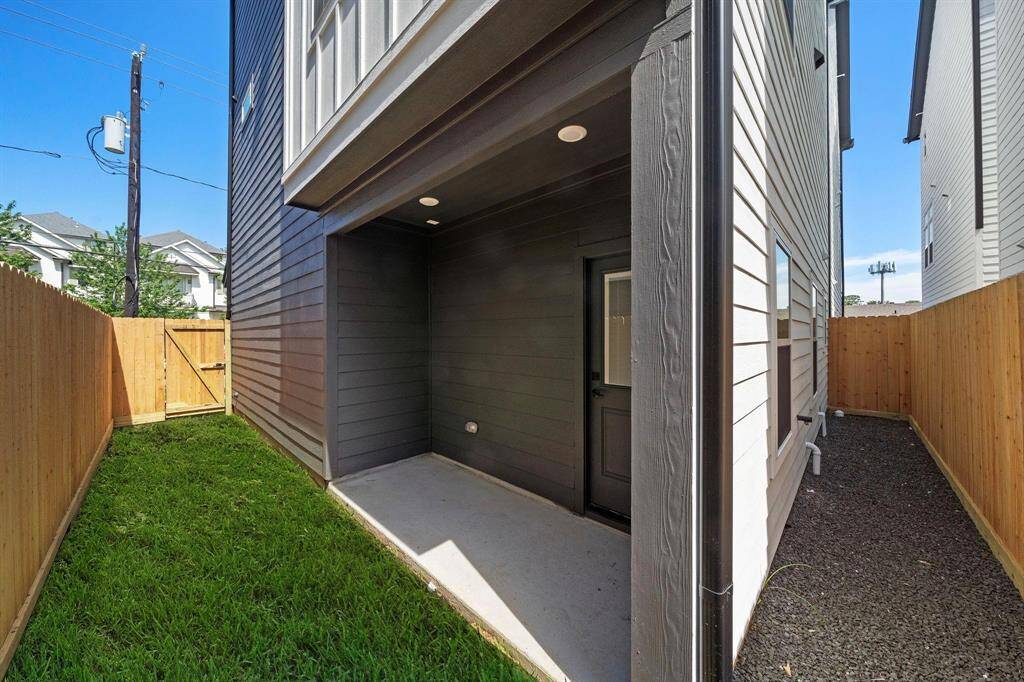 *photos are of a previous build w/similar floor plan and finishes.