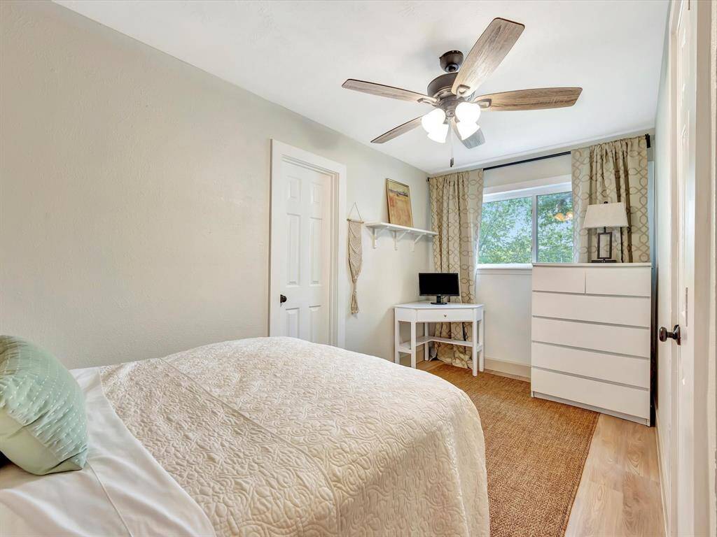 Guest bedroom 1