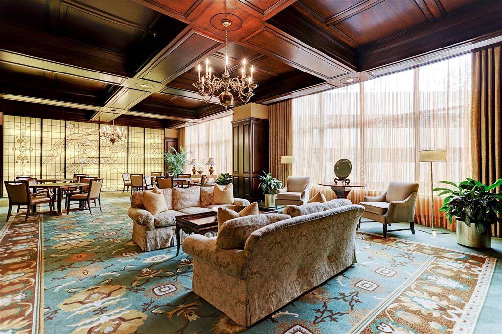 Meeting room off the lobby.