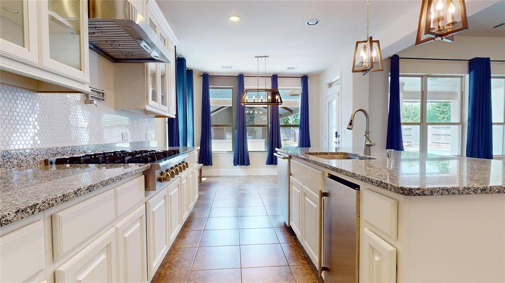 Plenty of counter and storage space
