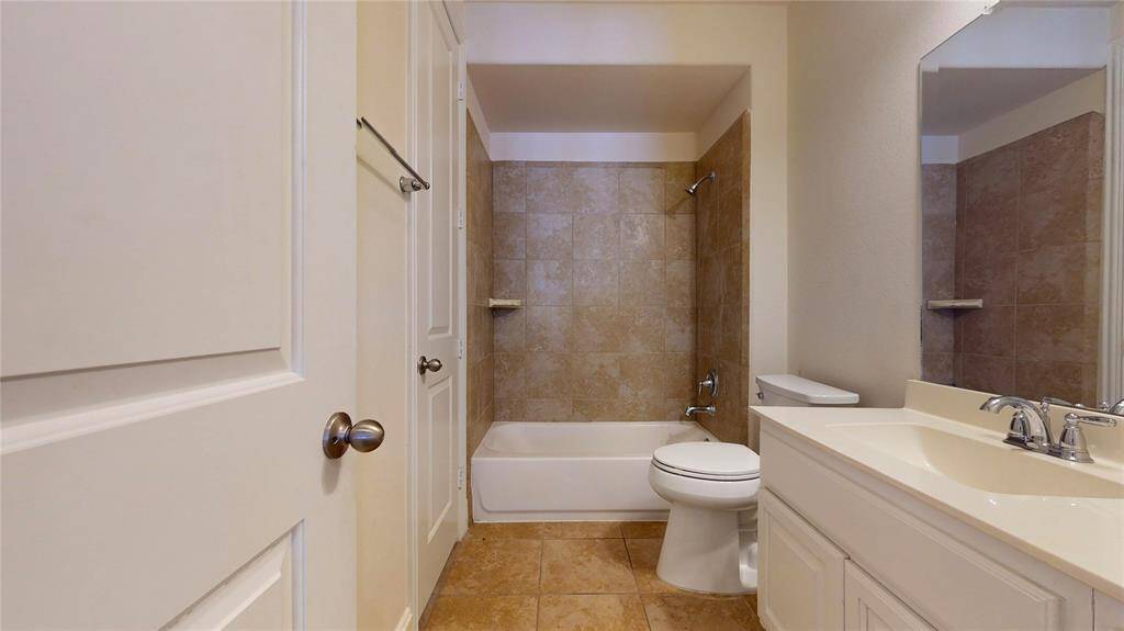 Second bathroom on the first floor