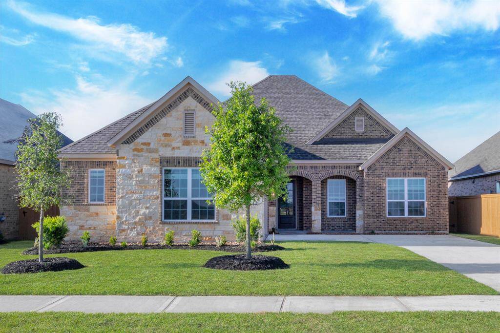 Stunning and elegant are just a couple of words to describe the single-story Iris plan featuring 3 bedrooms and 2 full baths. Actual finishes and selections may vary from the listing photos.