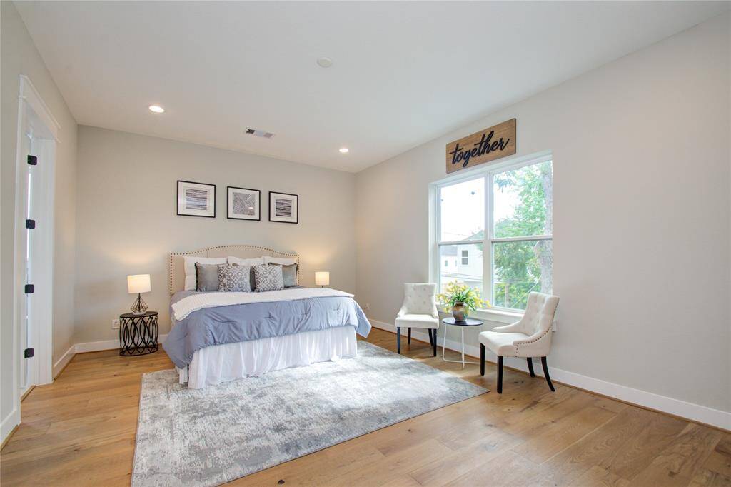 22 x15 Primary Bedroom!