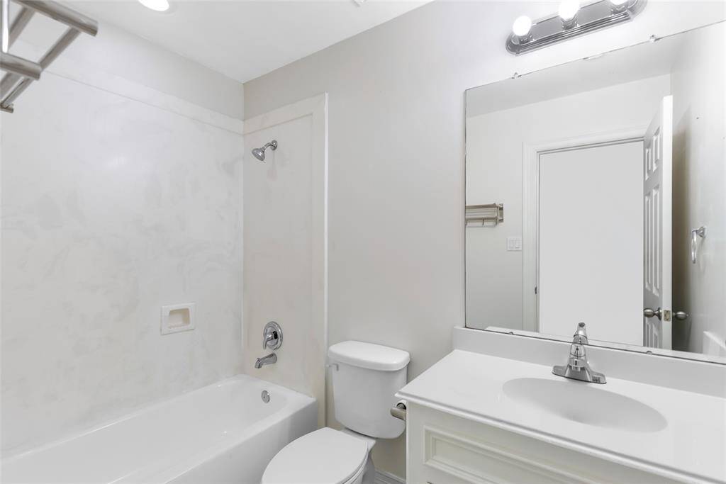 2nd bathroom