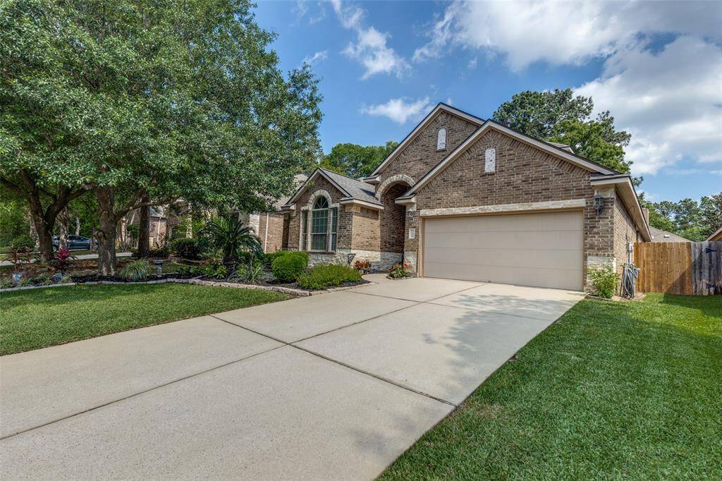 Nice sized driveway and front facing double garage door.