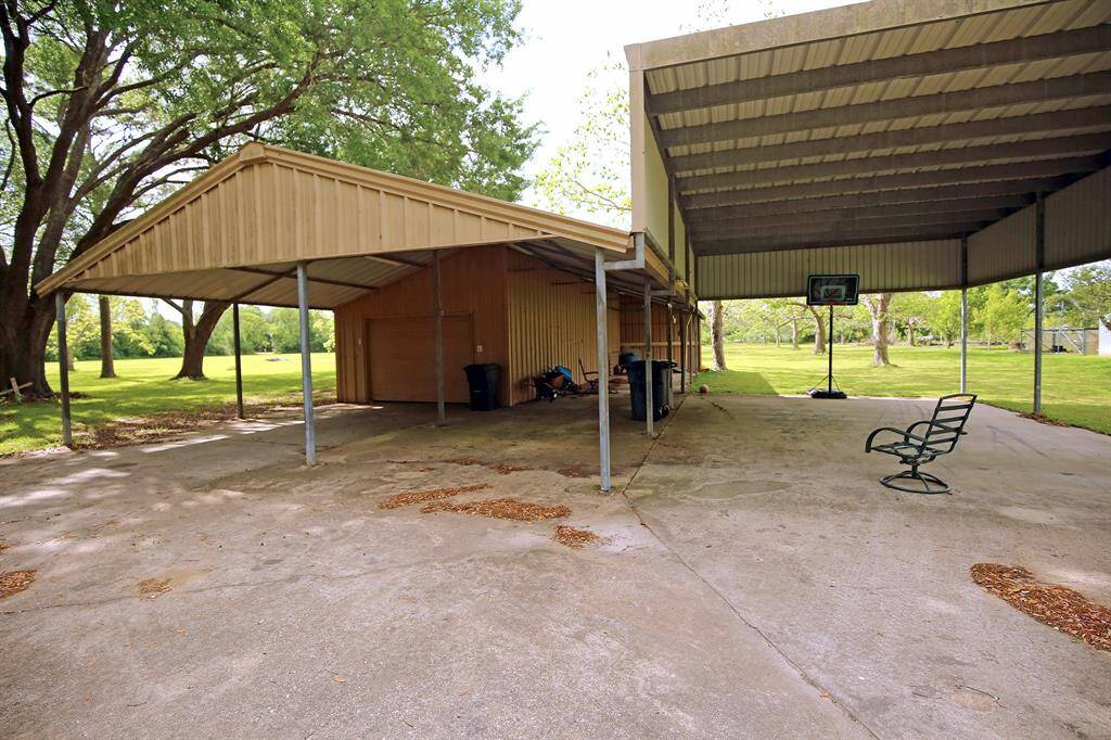 2 Carports and a RV Carport