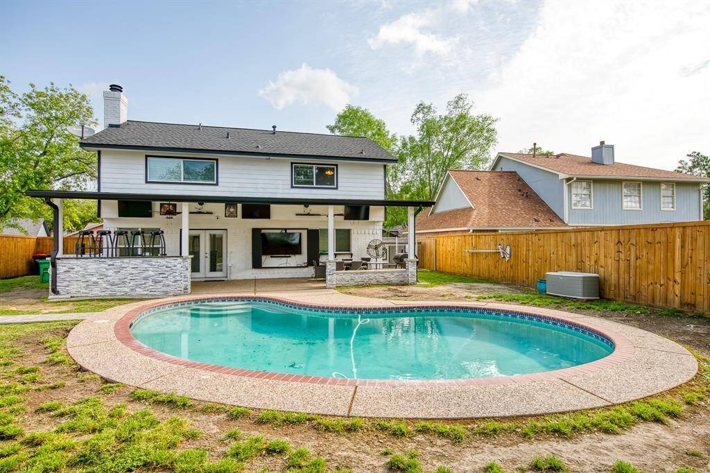 In-ground pool + new sprinkler system!