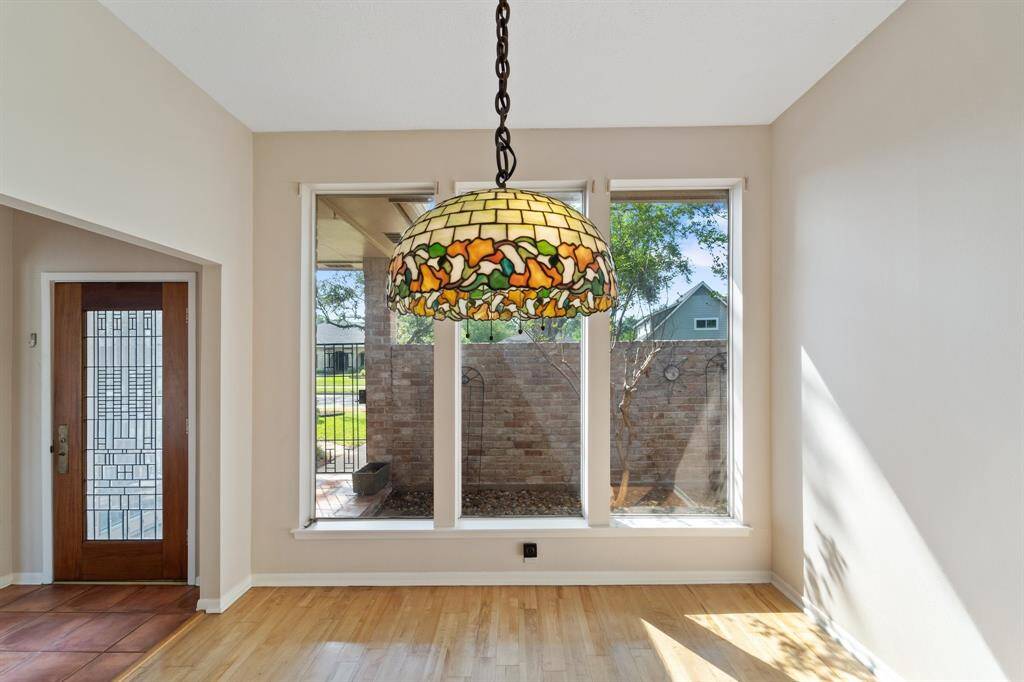 Formal dining
