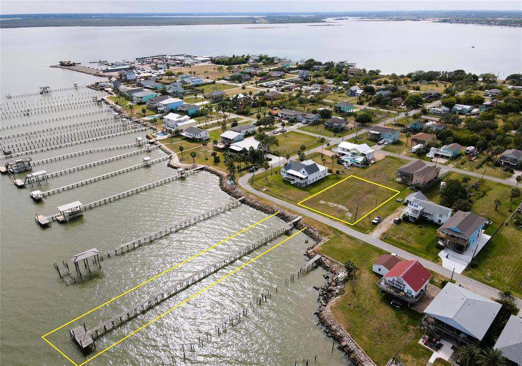 13,400 sq ft waterfront lot WITH PIER overlooking Galveston Bay and Houston's Ship Channel