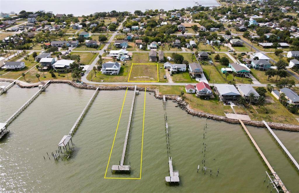 13,400 sq ft waterfront lot WITH PIER overlooking Galveston Bay and Houston's Ship Channel
