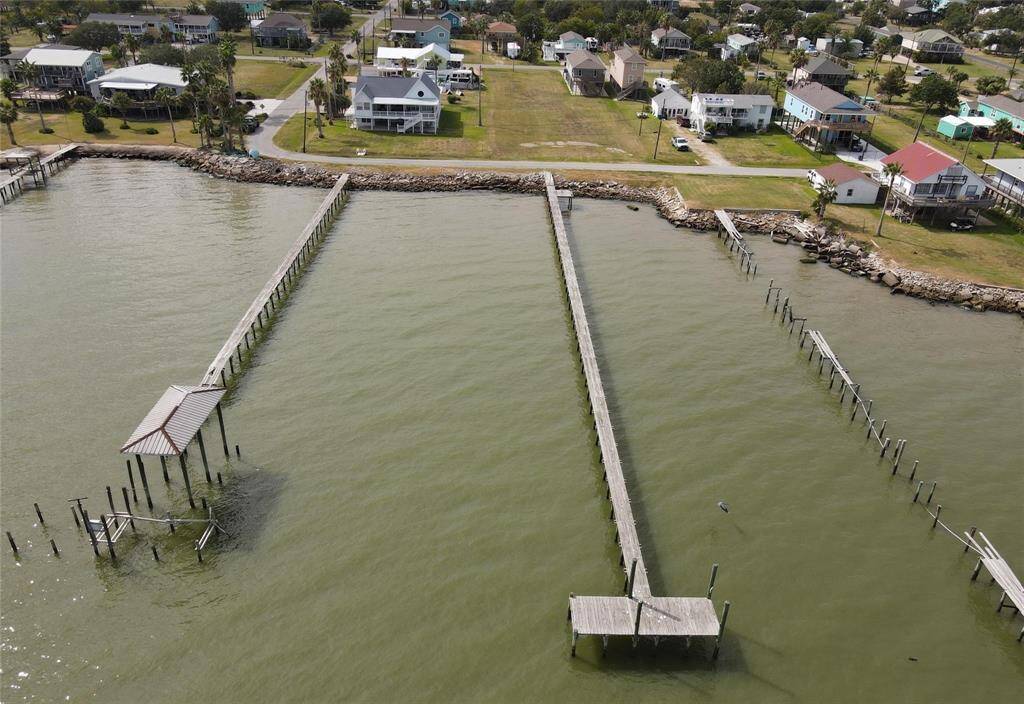 13,400 sq ft waterfront lot WITH PIER overlooking Galveston Bay and Houston's Ship Channel