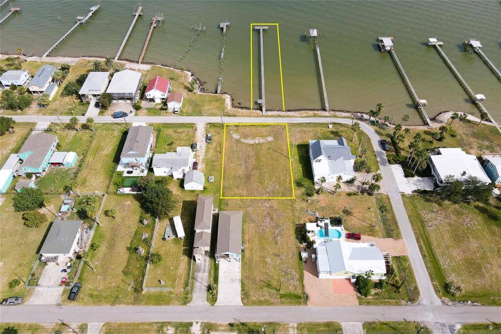 13,400 sq ft waterfront lot WITH PIER overlooking Galveston Bay and Houston's Ship Channel