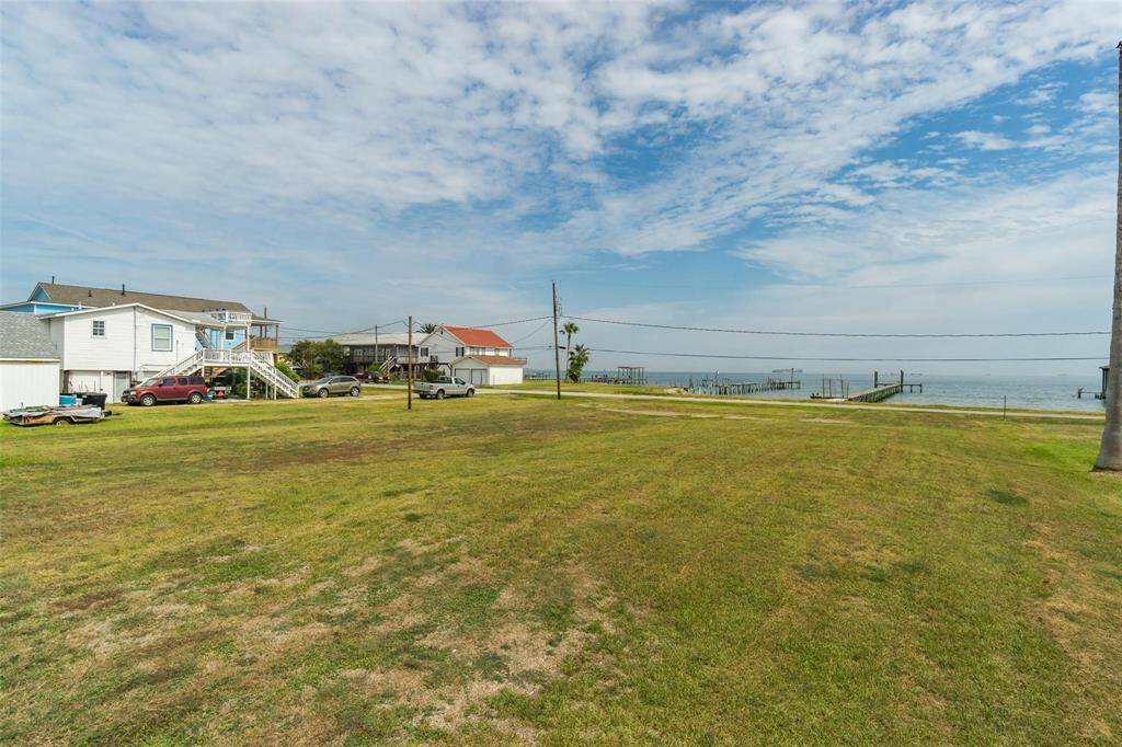 Beautiful water view lot