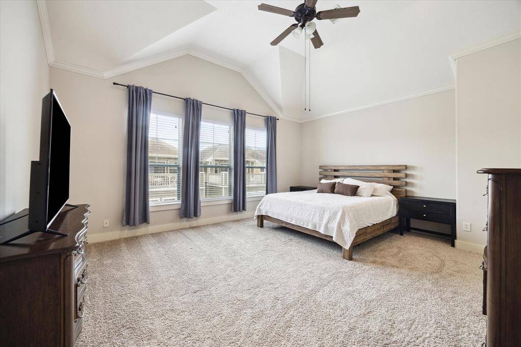 Check out this huge primary suite with plenty of natural lighting!