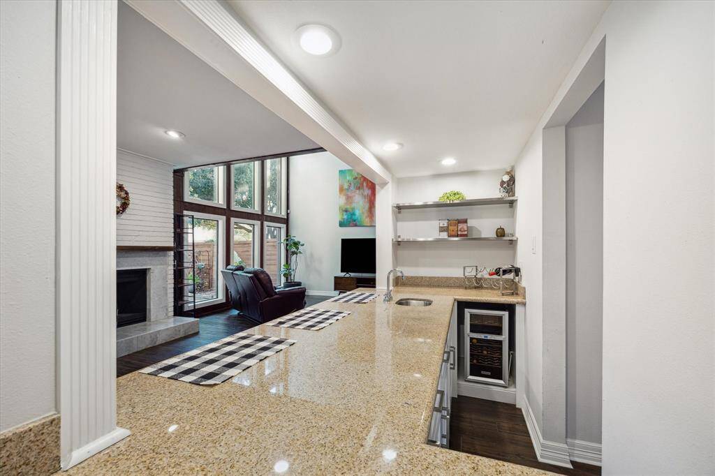 This expansive wet bar will be great for entertaining!