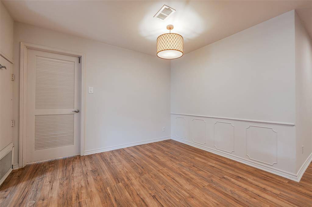 Spacious dining room